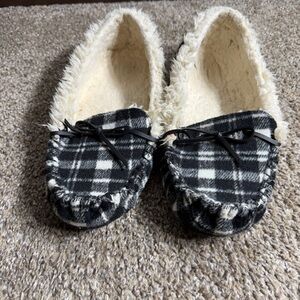 Cozy Plaid Slippers with Faux Fur Lining